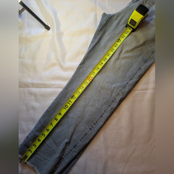 Signature by Levi Strauss Blue Ankle Cropped Jeans - Picture 6 of 7